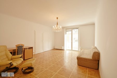 Großzügige 4-Zimmer-Wohnung mit 2 Balkonen und hochwertiger Ausstattung in zentraler Lage!