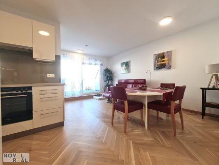 Charmante 3 Zimmer DG-Wohnung mit Terrasse in Gersthof wartet auf Sie!