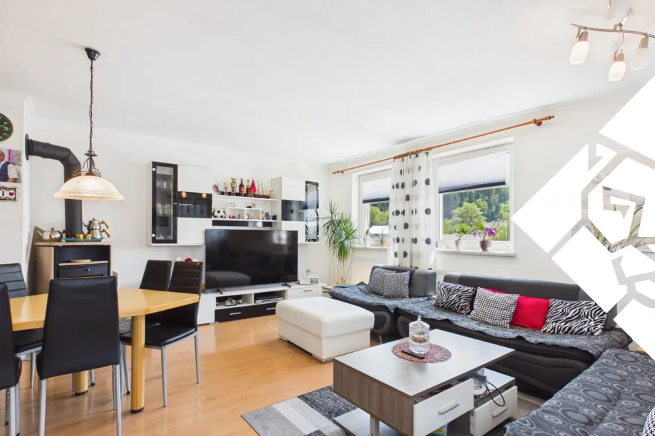 Attraktive 4-Zimmer-Wohnung mit großzügiger Terrasse zu kaufen! - Titelbild