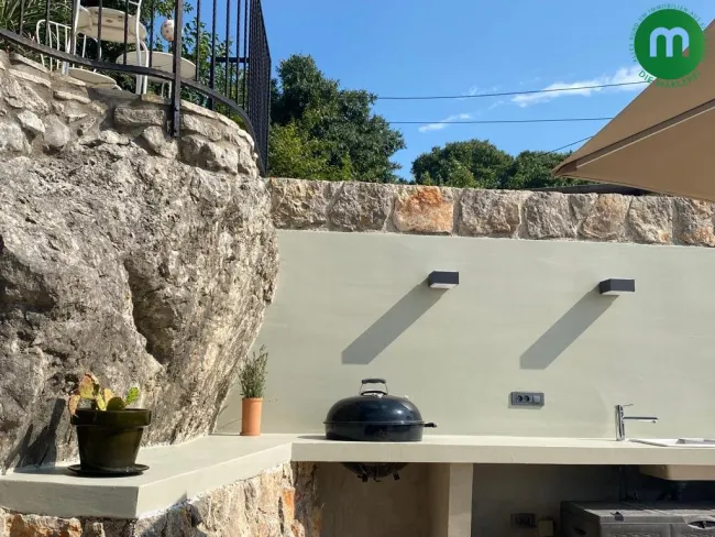 Außenküche mit Weber-Grill