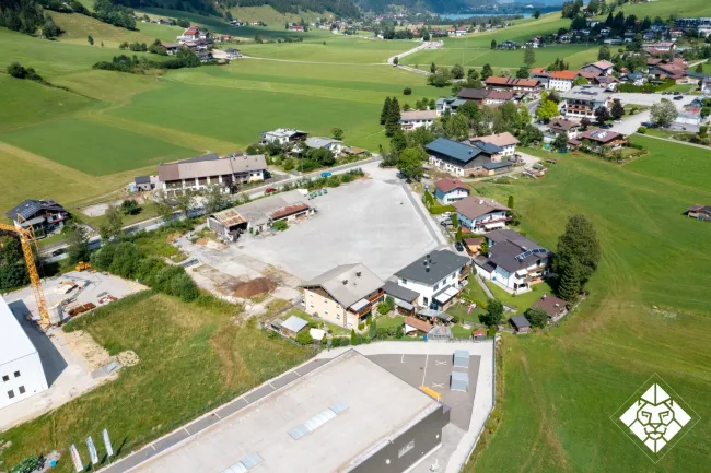 Seltene Gelegenheit! Grundstück mit geplanter Gewerbe-Mischgebiet Widmung zu kaufen - Bild