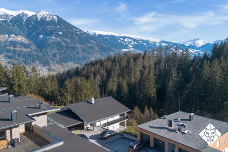 Neuwertiges Einfamilienhaus in traumhafter Waldrandlage mit großem Grundstück und Ausbaupotential!