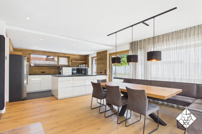 Außergewöhnliches Architektenhaus mit showroomartiger Tiefgarage und repräsentativem Bürobereich in Sistrans - Bild