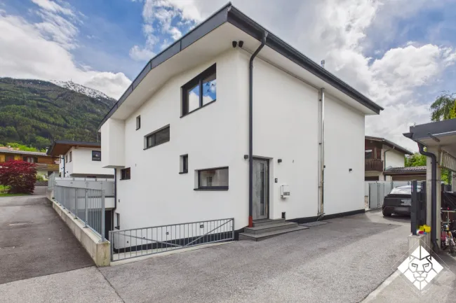 Außergewöhnliches Architektenhaus mit showroomartiger Tiefgarage und repräsentativem Bürobereich in Sistrans - Bild