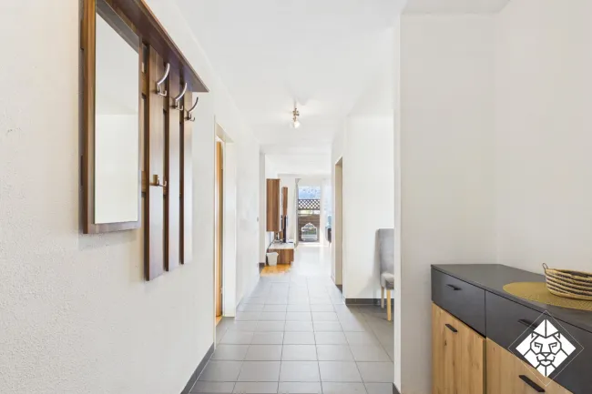 3-Zimmer Wohnung in zentraler Lage mit traumhaftem Panoramablick zu kaufen! - Bild
