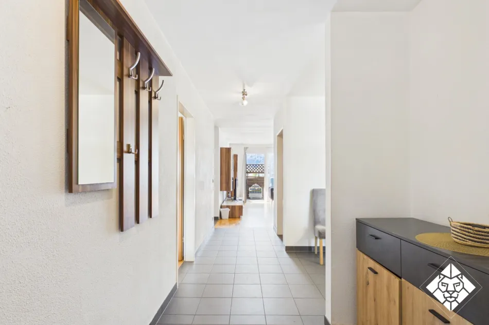 3-Zimmer Wohnung in zentraler Lage mit traumhaftem Panoramablick zu kaufen! - Bild