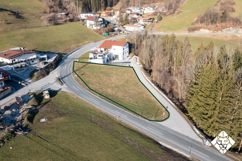 Gewidmetes Gewerbegrundstück am Niederndorferberg mit Panoramablick - Bild