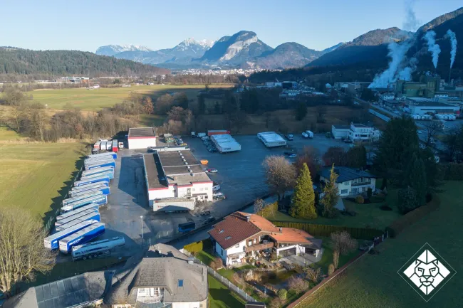 Großflächige Industrie- und Gewerbeliegenschaft mit umfassender Betriebsanlagengenehmigung in Top-Lage nahe der A12 - Bild
