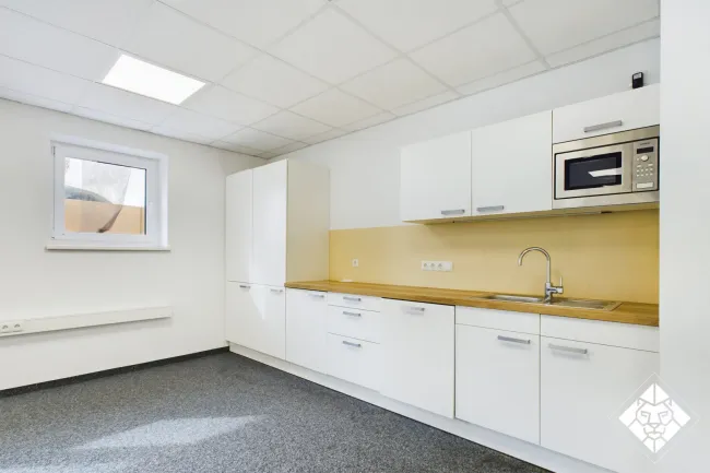 Moderne Gewerbefläche: Flexibles Büro, Praxis oder Lagerraum in Top-Lage - Bild