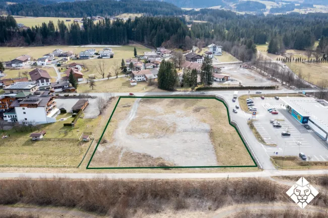 Toplage an der B172: Flexibles Baurecht für Gewerbe und Produktion in Kössen - Bild