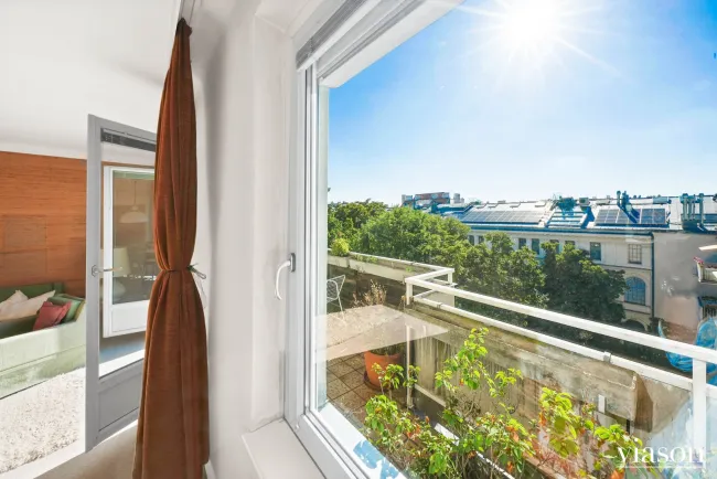 Blick Fenster Richtung Innenhof