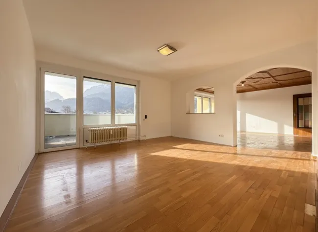 4-Zimmer-Wohnung mit mehreren Balkonen und Lift in Schwaz - Titelbild