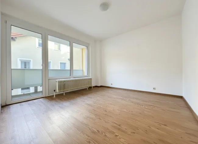 4-Zimmer-Wohnung mit mehreren Balkonen und Lift in Schwaz - Bild
