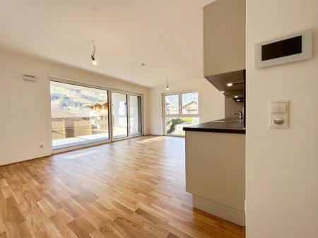Edle Wohnung mit großer Terrasse und Bergblick
