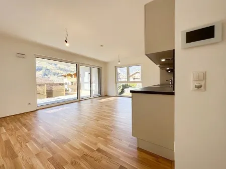 Edle Wohnung mit großer Terrasse und Bergblick