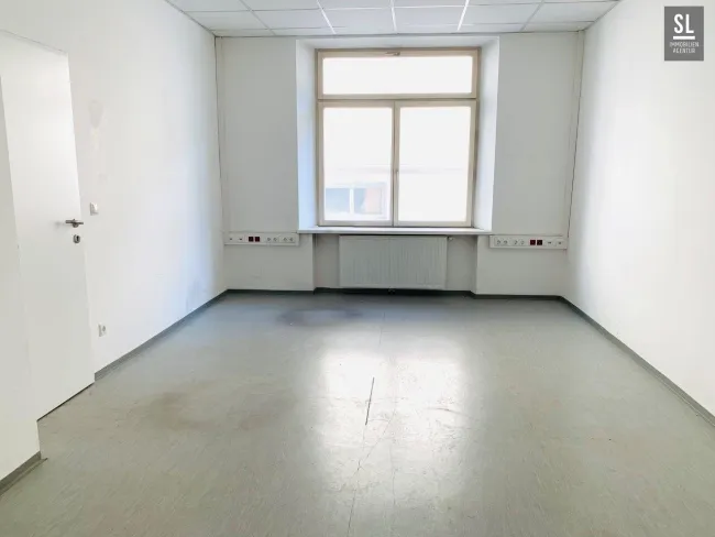 Raum 1 als gemütliches Büro, KI bearbeitet
