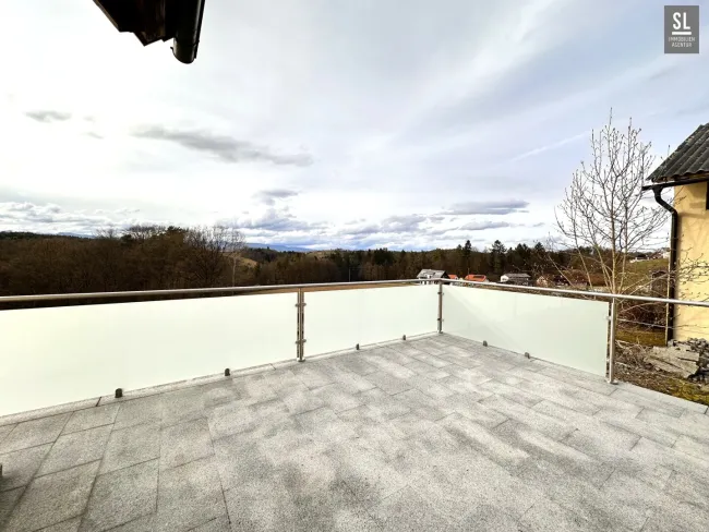 Westterrasse vor dem Gästezimmer
