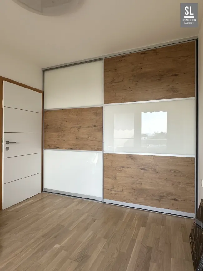 Einbauschrank im Elternschlafzimmer