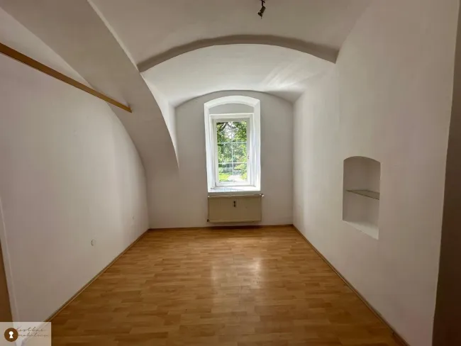 Attraktives Investitionsobjekt: Vielseitiges Zinshaus mit Potenzial in der Kärntnerstraße – Ihr zukünftiger Firmenstandort zum Kauf - Bild