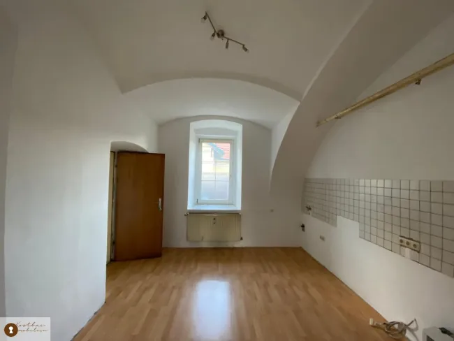 Attraktives Investitionsobjekt: Vielseitiges Zinshaus mit Potenzial in der Kärntnerstraße – Ihr zukünftiger Firmenstandort zum Kauf - Titelbild