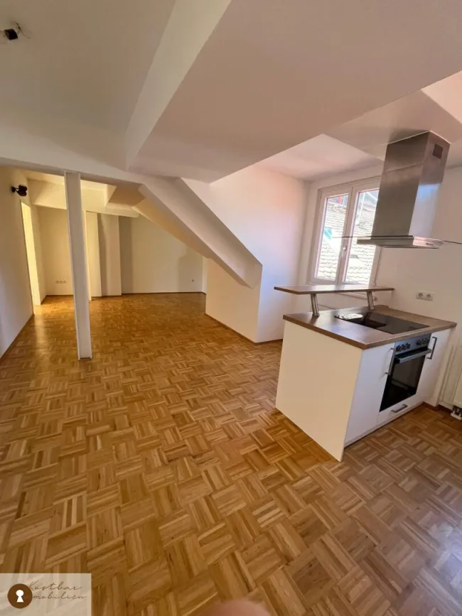 Besonders fulminante Dreieinhalbzimmerwohnung in sehr zentraler Lage, in der Griesgasse 38, zu vermieten! WG geeignet. - Bild