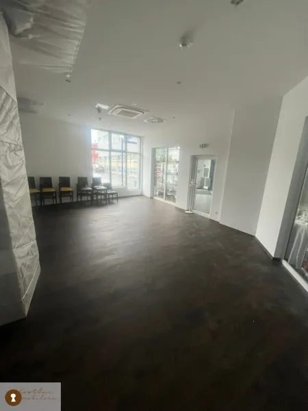 Mehr als nur ein Büro: Top Büro-/Praxisfläche mit Kaffee im EKZ Voitsberg – Ihr Rundum-sorglos-Paket zur Miete!