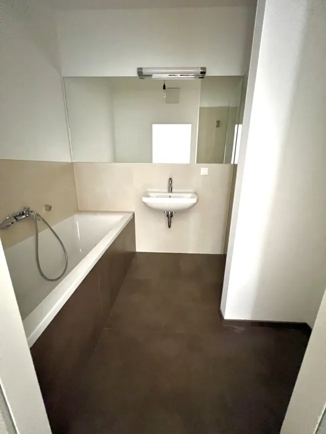 3 Zimmer Dachgeschoßtraum mit Einbauküche in bester Lage des 5. Bezirkes - Bild