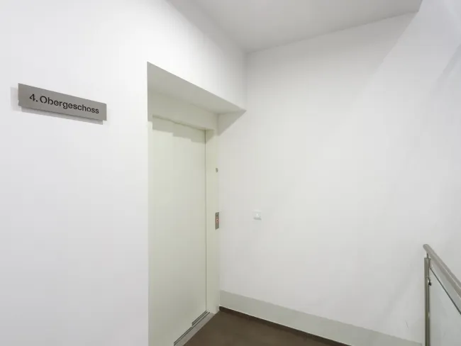 Naschmarktnähe - Dachgeschoß 3-Zimmer Wohnung mit Balkon - Bild