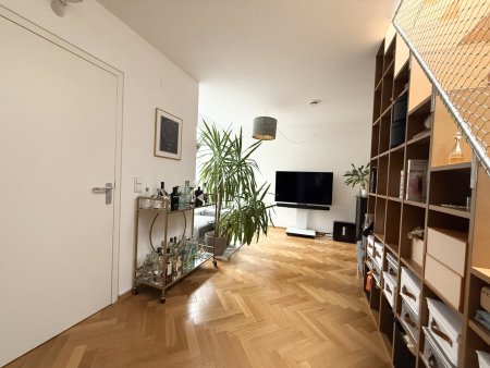 Lichtdurchflutete 3 Zimmer Penthouse Wohnung mit zauberhafter Dachterrasse in 1060 Wien zu vermieten!
