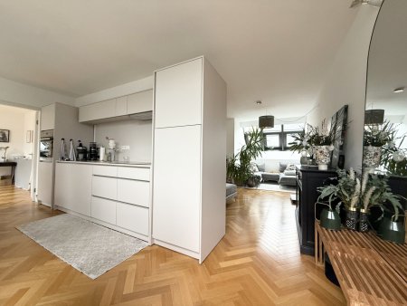 Lichtdurchflutete 3 Zimmer Penthouse Wohnung mit zauberhafter Dachterrasse in 1060 Wien zu vermieten!
