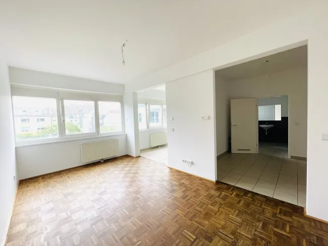 Ruhige 2-Zimmer mit Loggia Nähe WÄHRINGER STRASSE! - Bild