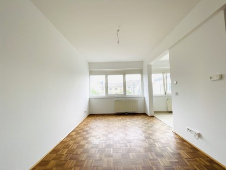 Ruhige 2-Zimmer mit Loggia Nähe WÄHRINGER STRASSE!