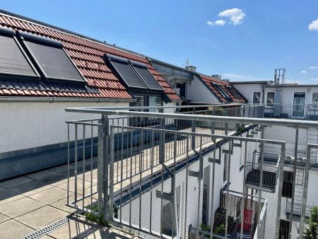 3 ZIMMER DACHGESCHOSS-WOHNUNG MIT TERRASSE UND FERNSICHT