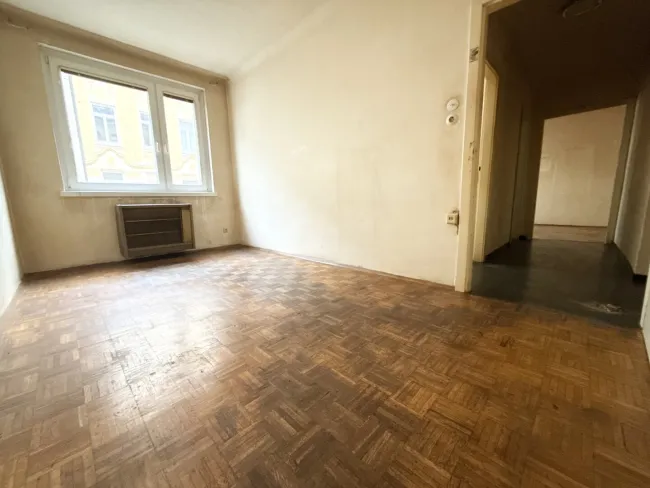 3-Zimmer-Wohnung mit Loggia in bester Lage von 1180 Wien zu kaufen! SANIERUNGSBEDÜRFTIG - Bild