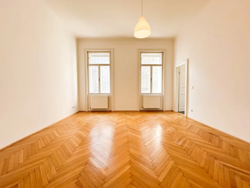 Stilvolle 2 Zimmer Wohnung in einem wunderschönen Stilaltbau - Titelbild
