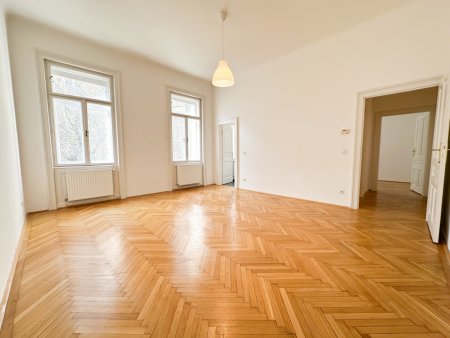 sommer-aktion: Bis 31.08.2026 nur die halbe Provision - Stilvolle 2 Zimmer Wohnung in einem wunderschönen Stilaltbau