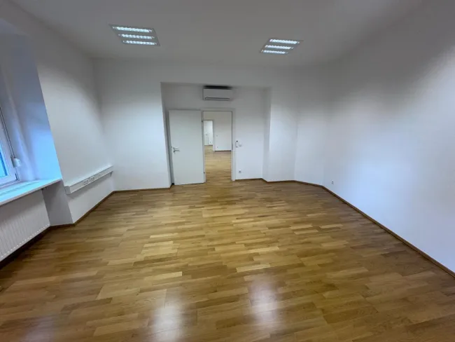 Großzügige Bürofläche auf der Währinger Straße zu mieten! - Titelbild
