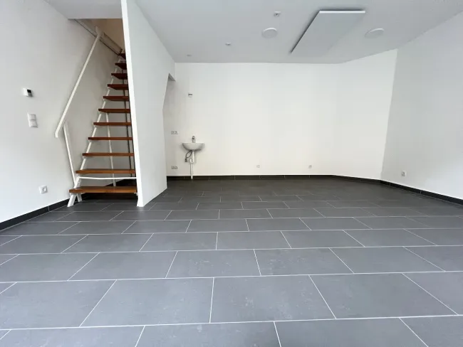 46m²-Geschäftslokal: 2 Etagen, Nähe Schloss Schönbrunn - Bild