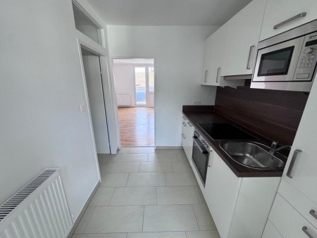 Tolle Starterwohnung mit Balkon und guter Infrastruktur