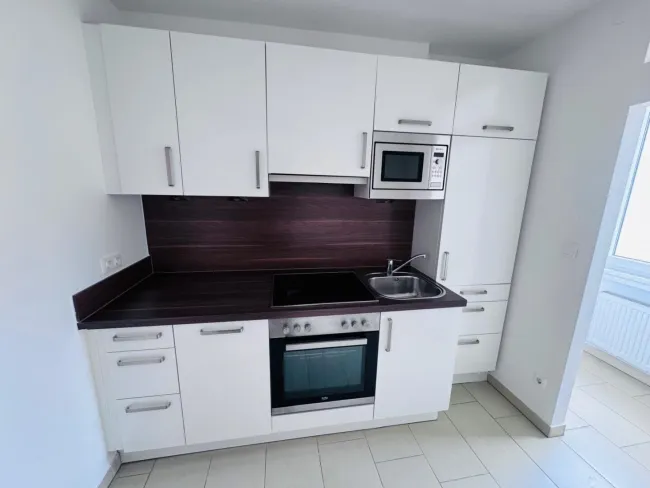 Tolle Starterwohnung mit Balkon und guter Infrastruktur - Bild
