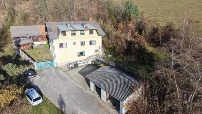 Mensch- und Tierparadies: Mehrparteienhaus mit großem Grundstück - Natur pur - Titelbild