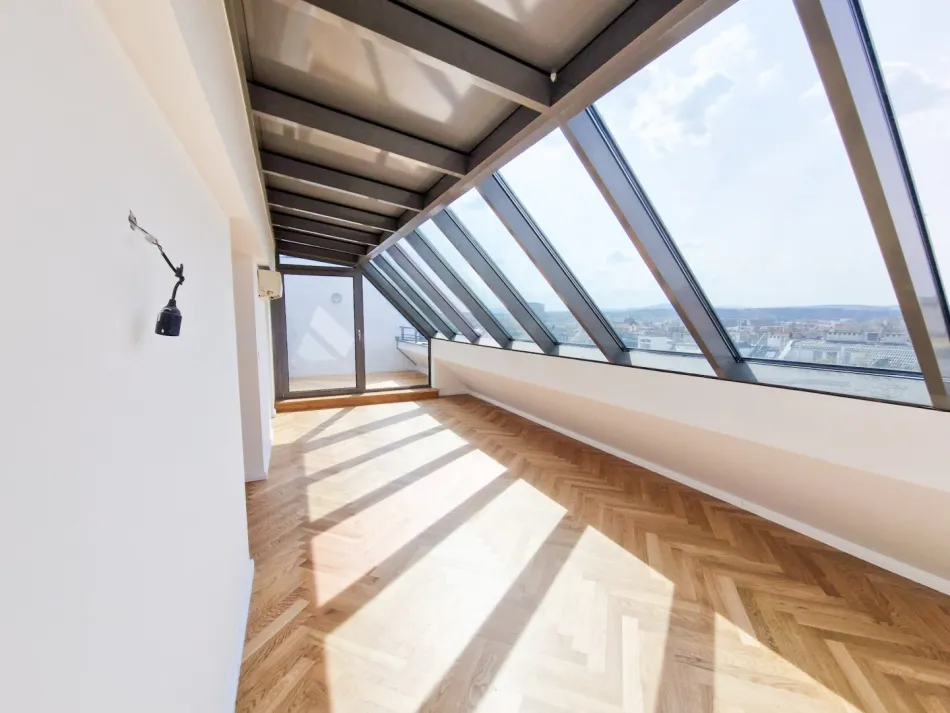 Sonnige Dachgeschoß-Wohnung mit Terrasse in Bestlage des 15. Bezirkes zu kaufen - Bild