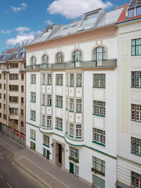 Jetzt sparen: Bis 31.08.2026 nur die halbe Provision - Top sanierter Stilaltbau - 2 Zimmer Wohnung