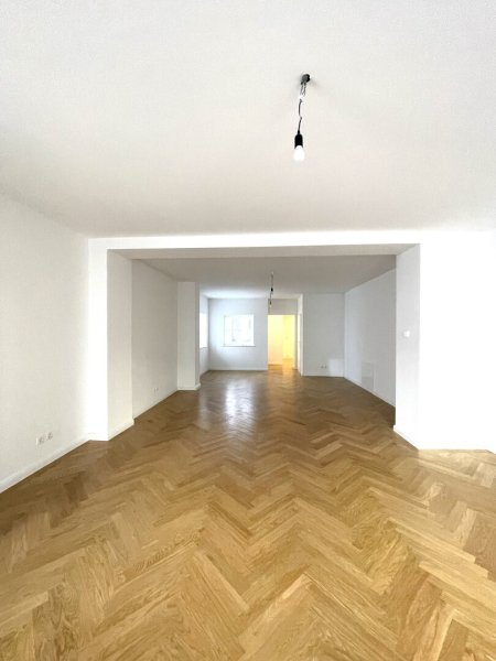Einzigartige Bürofläche im Herzen von Sievering in einem charmanten Winzerhaus
