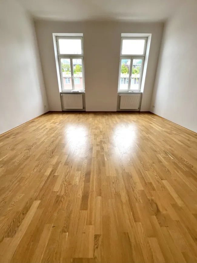 Top-Lage: 69m² Altbau-Wohnung, 2 Zimmer für 400.000 € - Bild