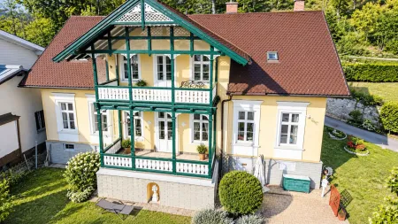 Einzigartiges Anwesen – repräsentative Jahrhundertwendevilla mit Bergblick