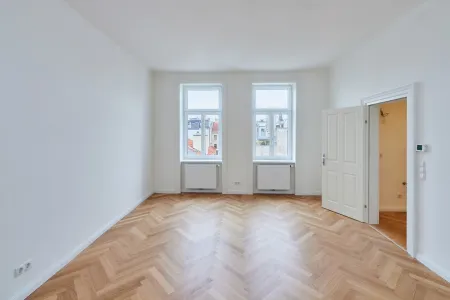 Erstbezug nach Sanierung - 1-Zimmer-Wohnung in zentraler Lage