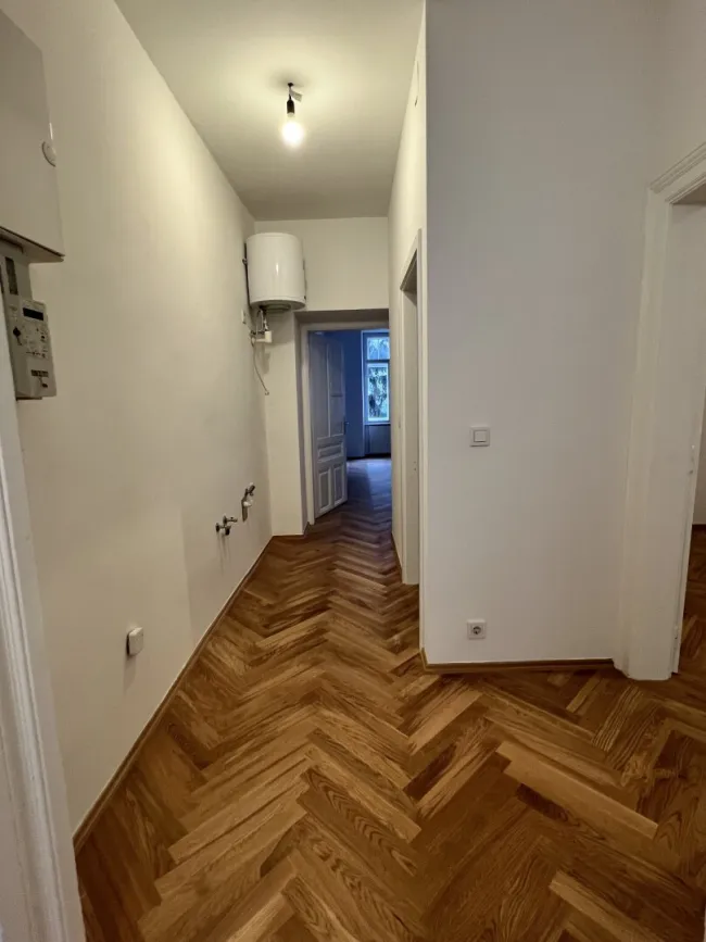 Nur bis 31.08.2026: Halbe Provision! Altbaucharme trifft Stadtoase – 2-Zimmer-Wohnung in Toplage des 3. Bezirks - Bild