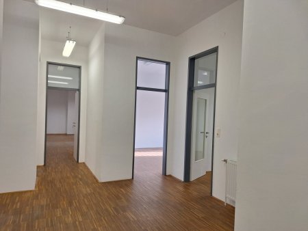 Stylische Büro- oder Praxisfläche in Ternitz, Ortsteil Pottschach zu vermieten
