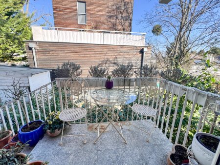 Exklusive 4-Zimmer-Wohnung mit Townhouse-Charakter und Privatgarten in Mauer
